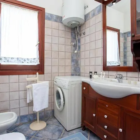 Nyaraló Casa Sassi With Swimming Pool, 2 Bedrooms Monte Petrosu